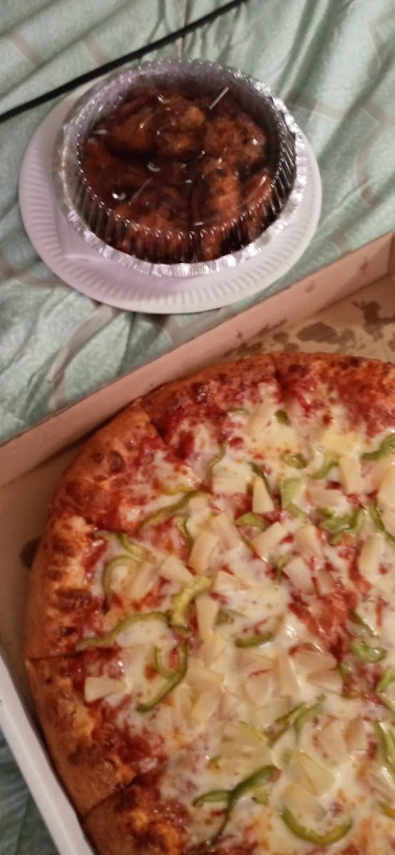 Avila's Pizza Two Photos 2